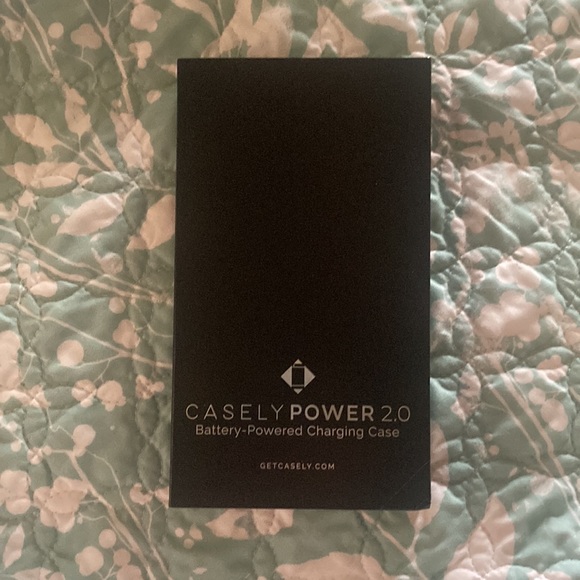 Casely power 2.0 Battery-powered charging case for iPhone 6,7,8 plus. - Picture 2 of 4